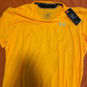 Orange under armour t-shirt